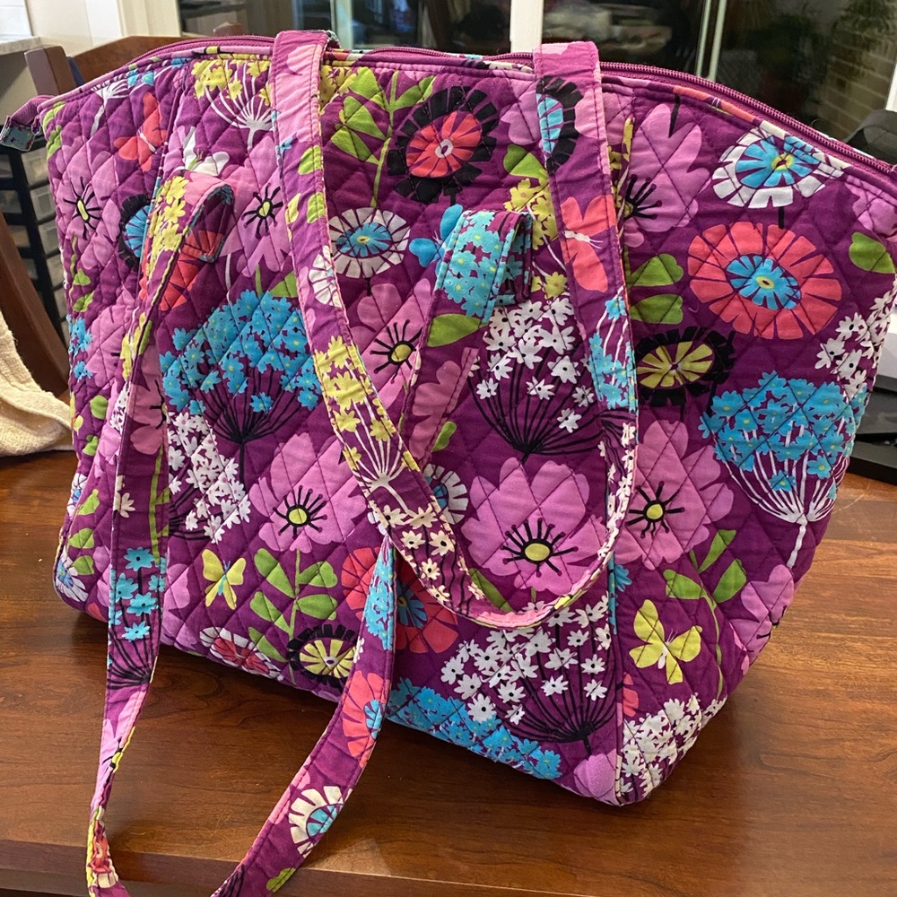 Vera Bradley large zipper tote